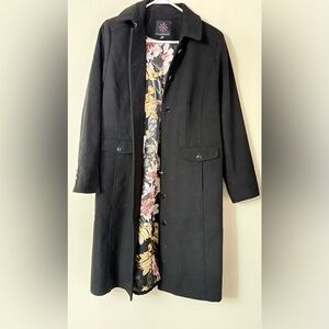 Isaac Mizrahi Black Trench Coat with Floral Lining, Single Breasted, size 10